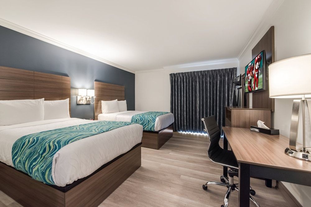 Deluxe Room, 2 Double Beds, Poolside (Smoke Free)