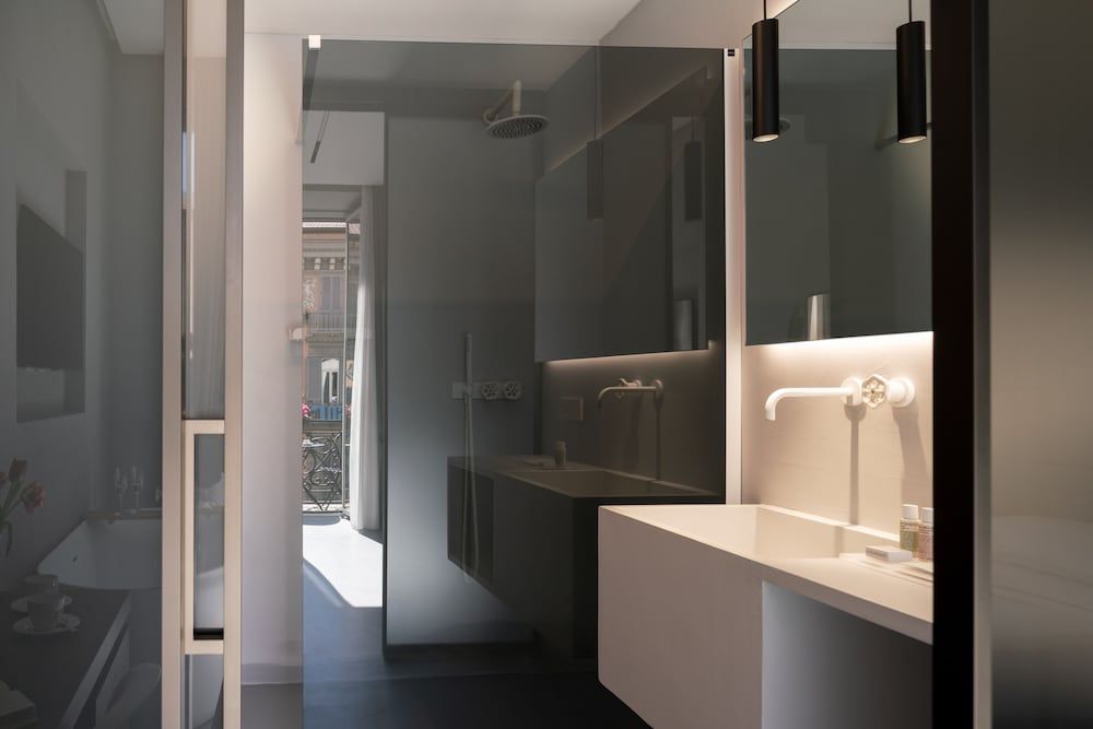 The Grey Deluxe Double Room, Balcony, City View 4