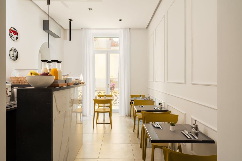 undefined The Grey 8