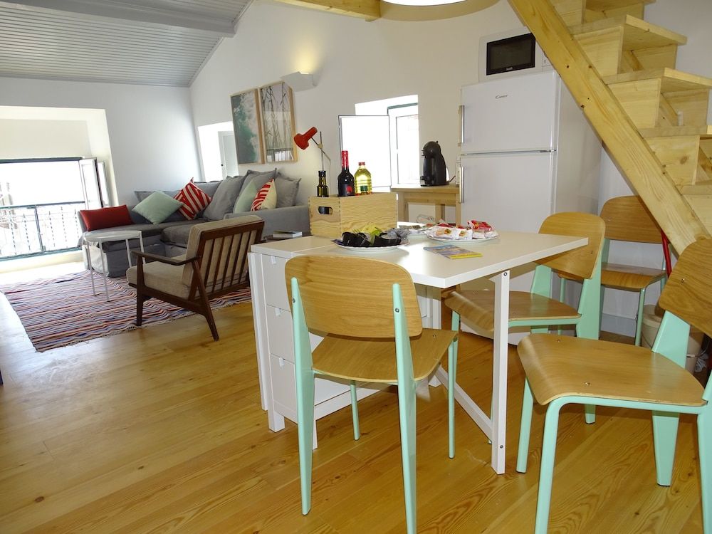 Apartments Center Bairro Alto Duplex, Mezzanine (4D) 23