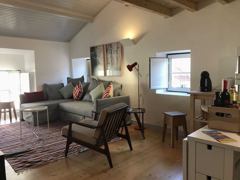 Apartments Center Bairro Alto Duplex, Mezzanine (4D) 29