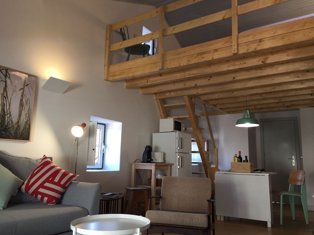 Apartments Center Bairro Alto Duplex, Mezzanine (4D) 32
