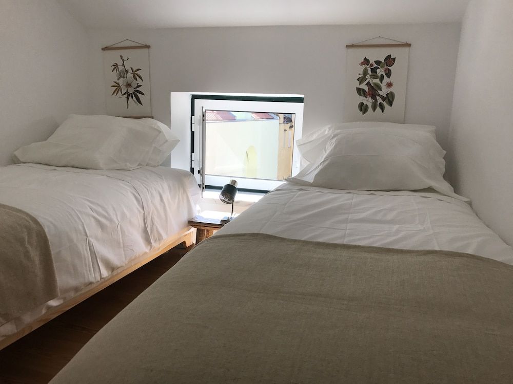 Apartments Center Bairro Alto Duplex, Mezzanine (4D) 9