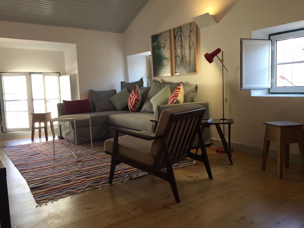 Apartments Center Bairro Alto Duplex, Mezzanine (4D) 33