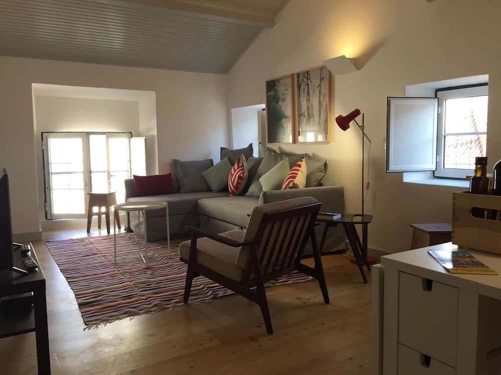 Apartments Center Bairro Alto Duplex, Mezzanine (4D) 38