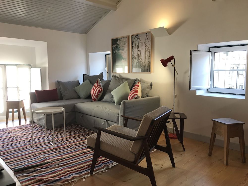 Apartments Center Bairro Alto Duplex, Mezzanine (4D) 44