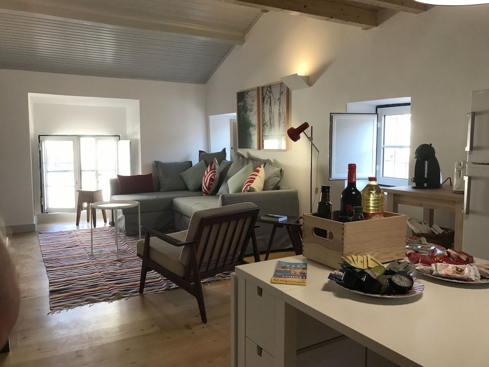 Apartments Center Bairro Alto Duplex, Mezzanine (4D) 27