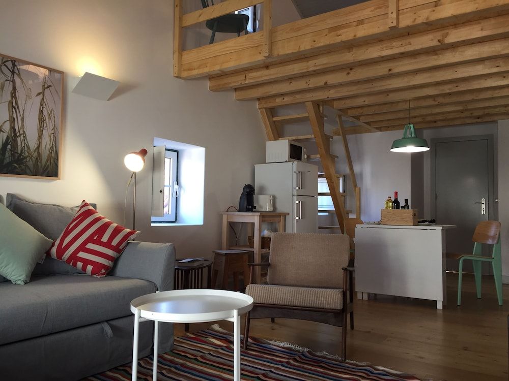 Apartments Center Bairro Alto Duplex, Mezzanine (4D) 30