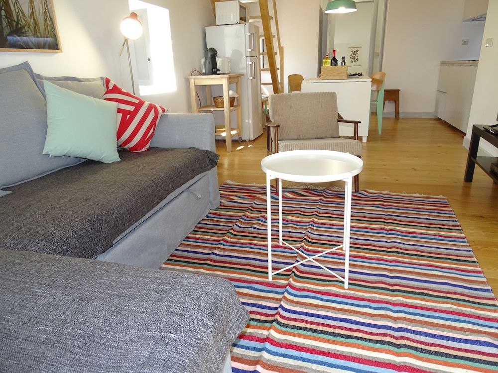 Apartments Center Bairro Alto Duplex, Mezzanine (4D) 46