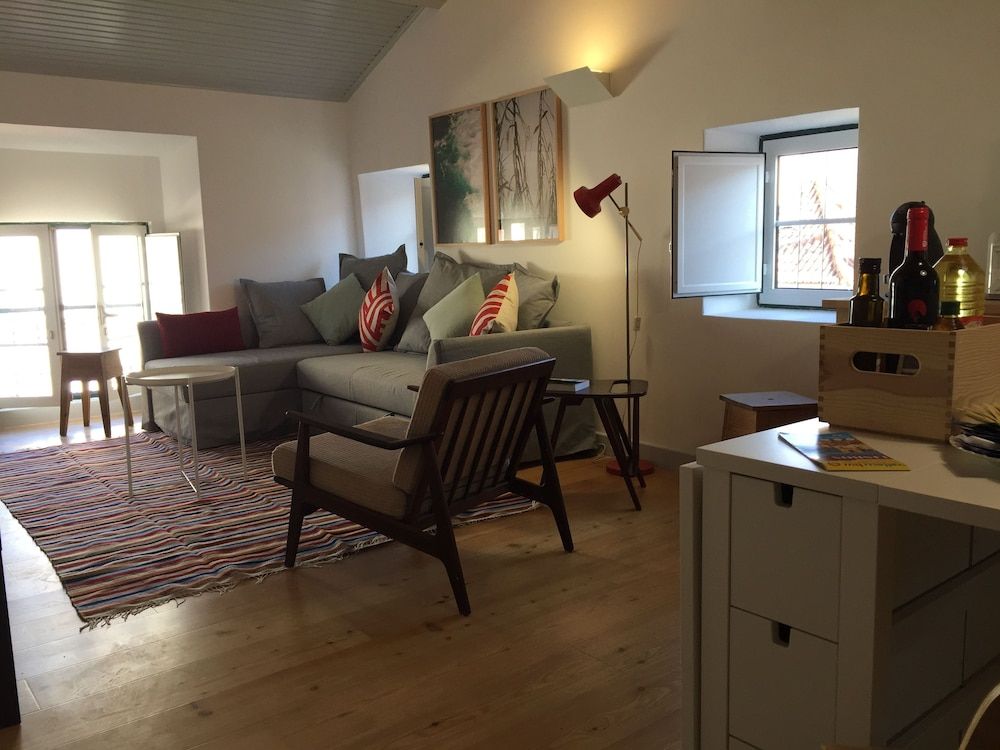 Apartments Center Bairro Alto Duplex, Mezzanine (4D) 37