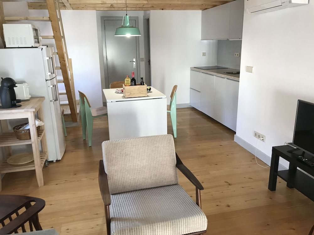 Apartments Center Bairro Alto Duplex, Mezzanine (4D) 31