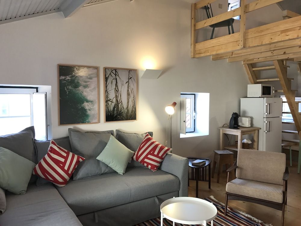 Apartments Center Bairro Alto Duplex, Mezzanine (4D) 35