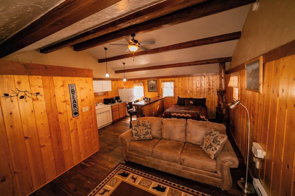 Yellowstone Studio Cabin C1