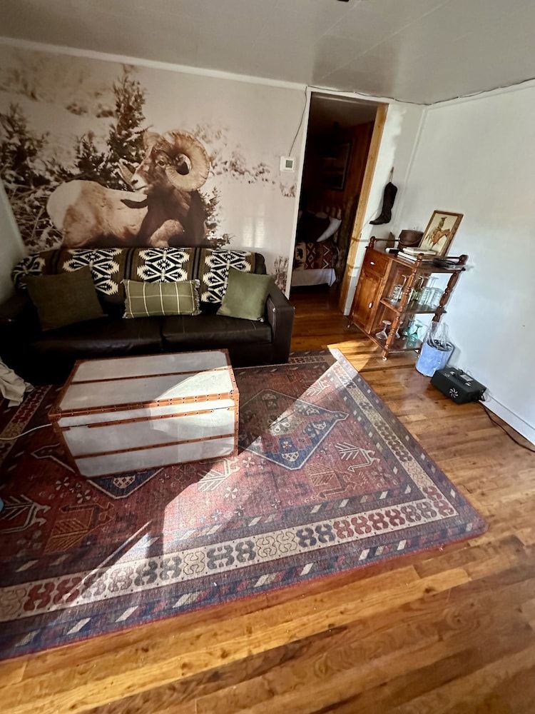 Chinook Winds Lodge Premium Suite, 2 Bedrooms, Pets Allowed, River View 4