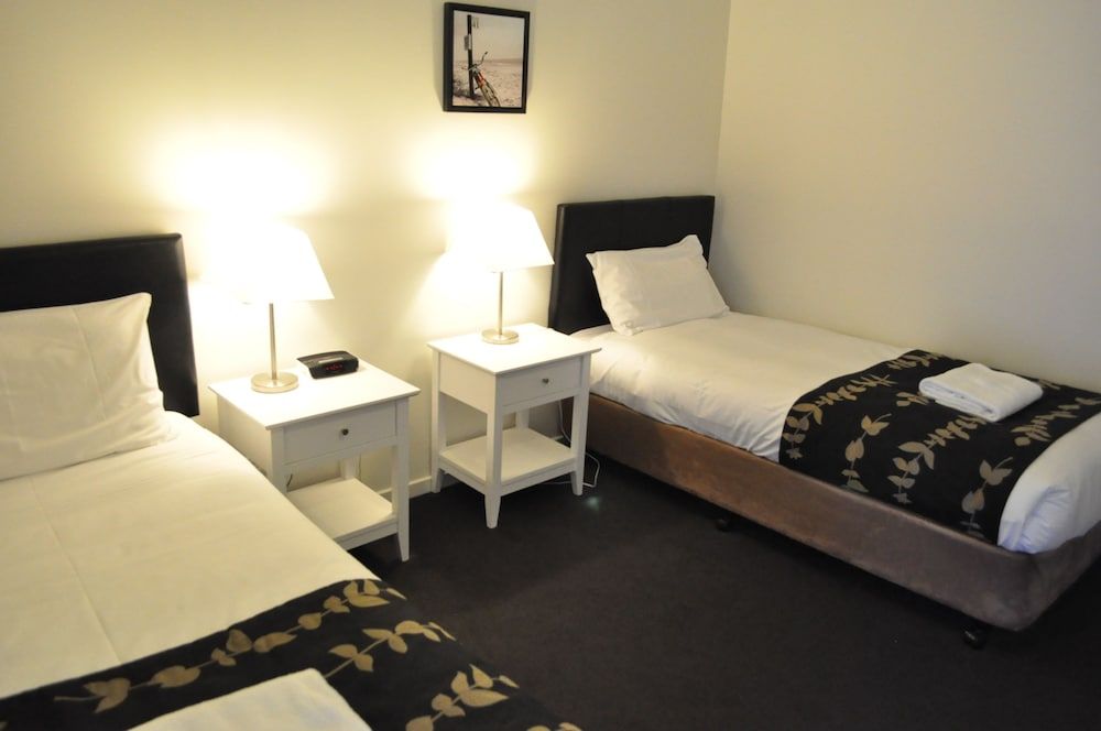 Deluxe Room, Non Smoking, Kitchenette (Deluxe 2 Bedroom Suite)
