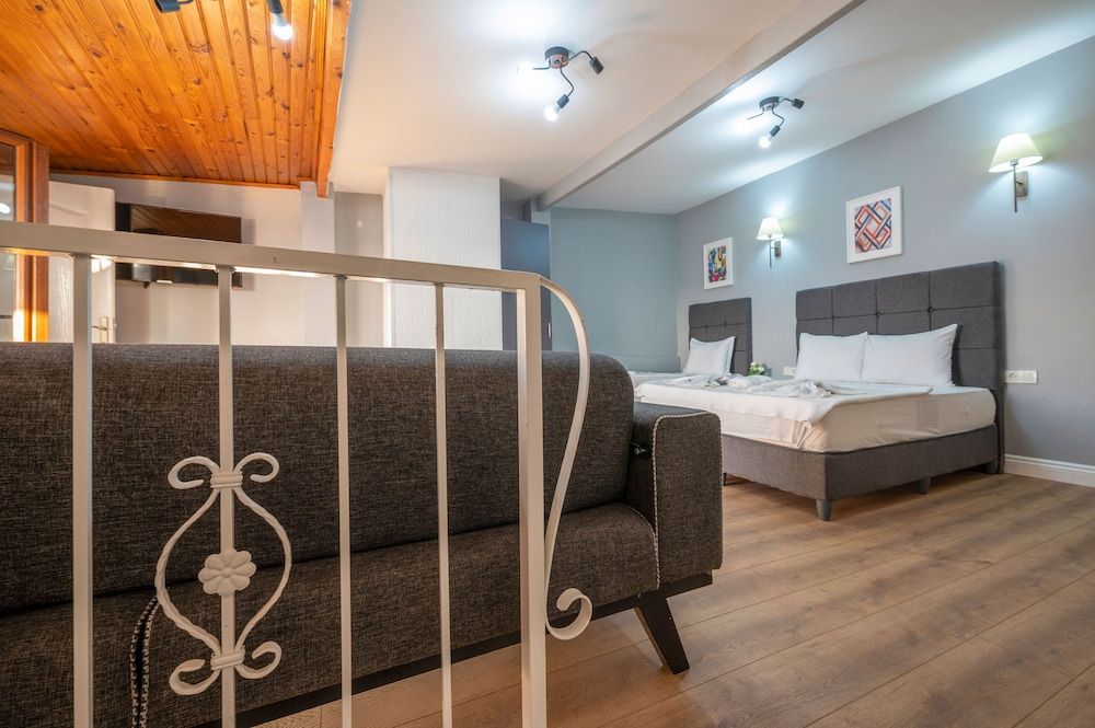 undefined Butterfly Suites 8