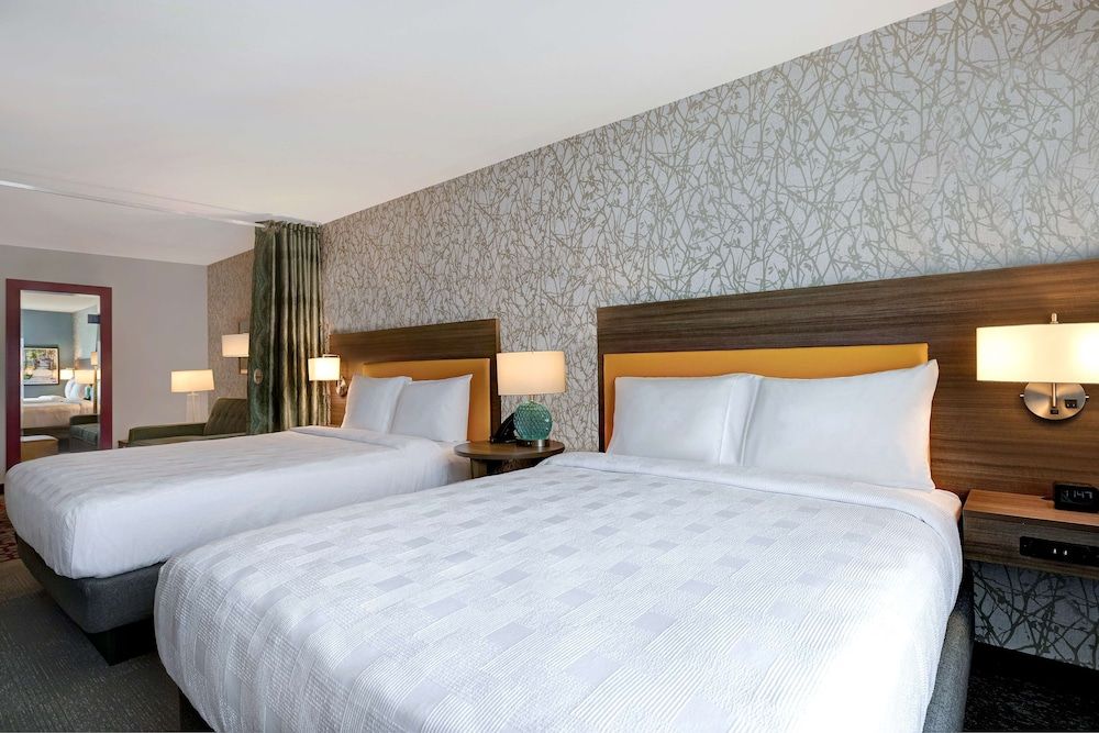 Studio, 2 Queen Beds, Accessible, Non Smoking (Hearing)
