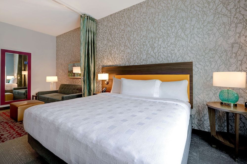 Deluxe Suite, 1 King Bed, Non Smoking