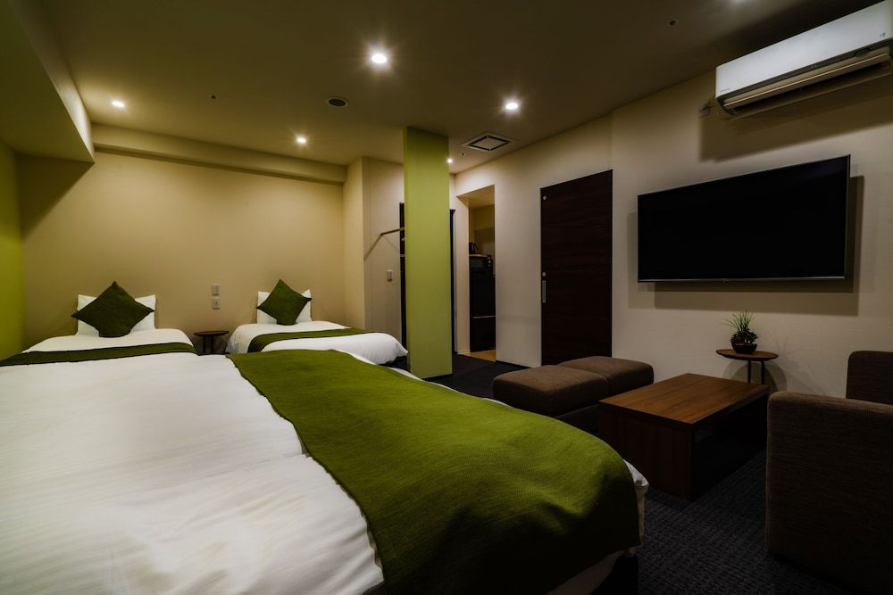 Deluxe Studio Suite, Multiple Beds