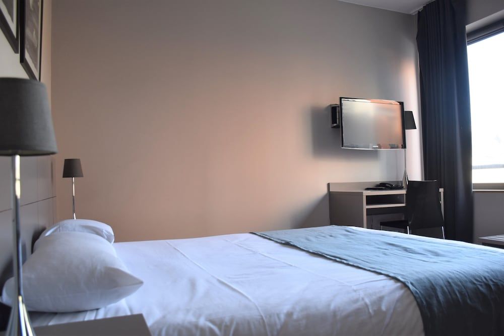 Adonis Lyon Dock Ouest Standard Room, 1 Double Bed 3