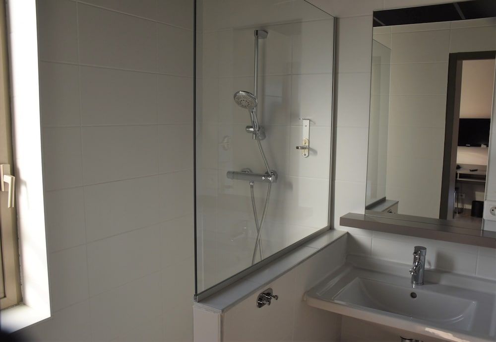 Adonis Lyon Dock Ouest Standard Room, 1 Double Bed 6