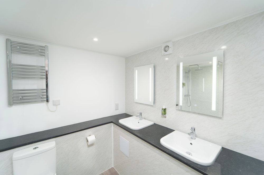 The Ivy Bush Royal Hotel By Compass Hospitality Executive Double Room, 1 King Bed 5