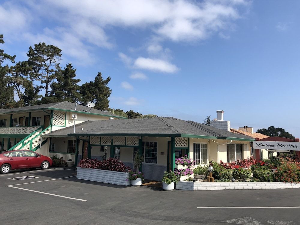 undefined Monterey Pines Inn 8