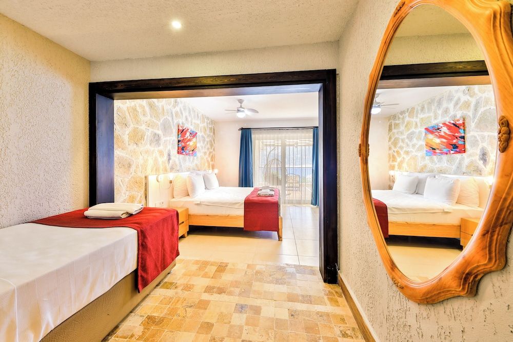 Economic Triple, Family Room with Sea View