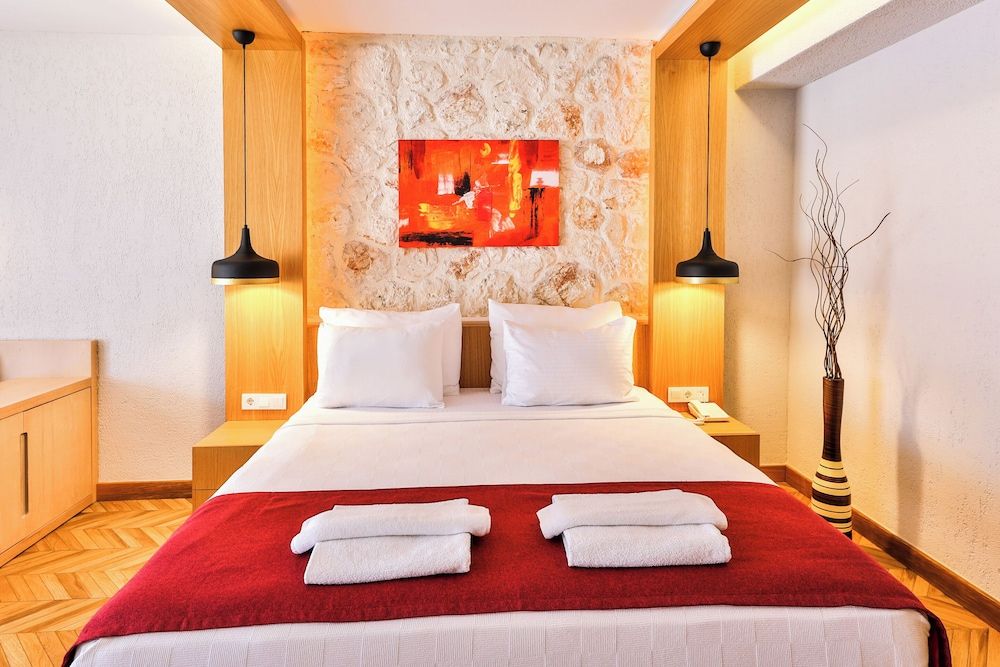 Comfort Plus with Pool View