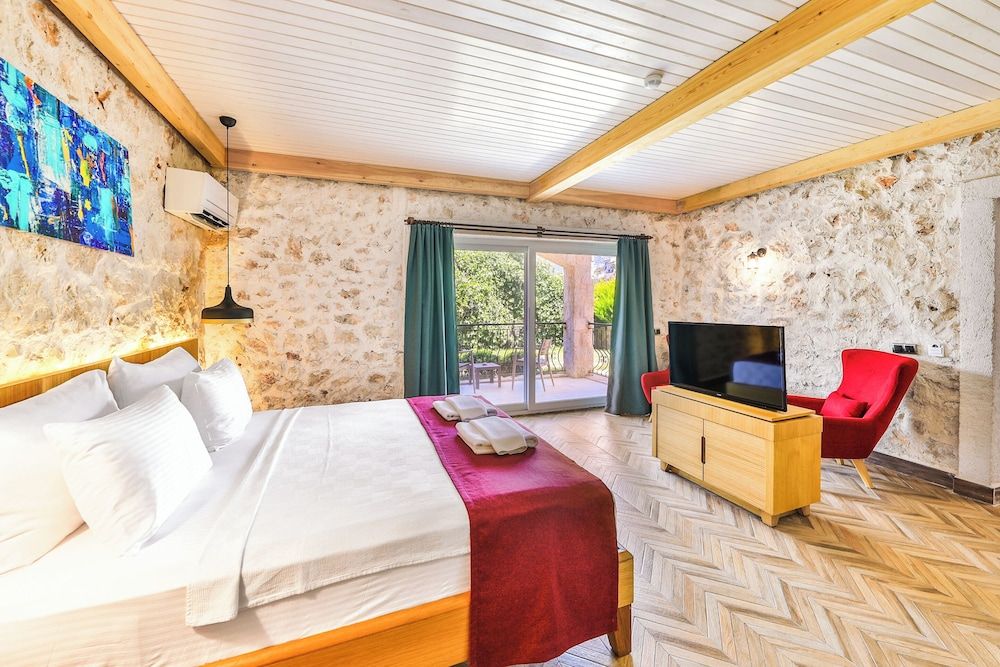 Economic Room, Garden Floor with Jacuzzi