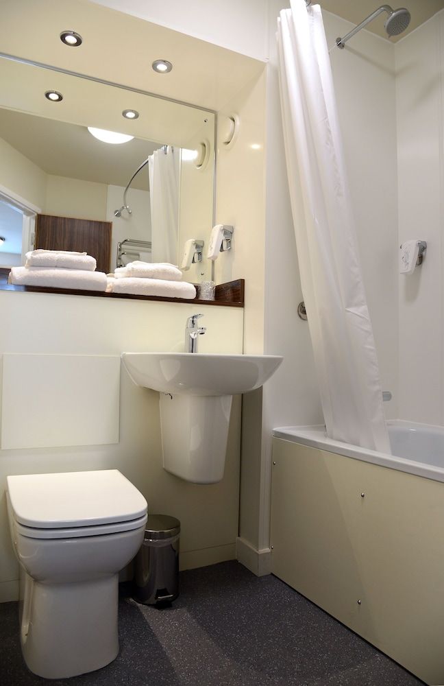 Blue Jay, Derby by Marston's Inns Family Room, 1 Double Bed with Sofa bed, Non Smoking 4