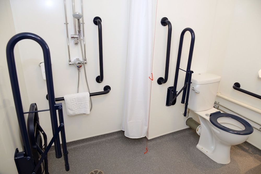 Blue Jay, Derby by Marston's Inns Twin Room, 2 Twin Beds, Accessible, Non Smoking 5