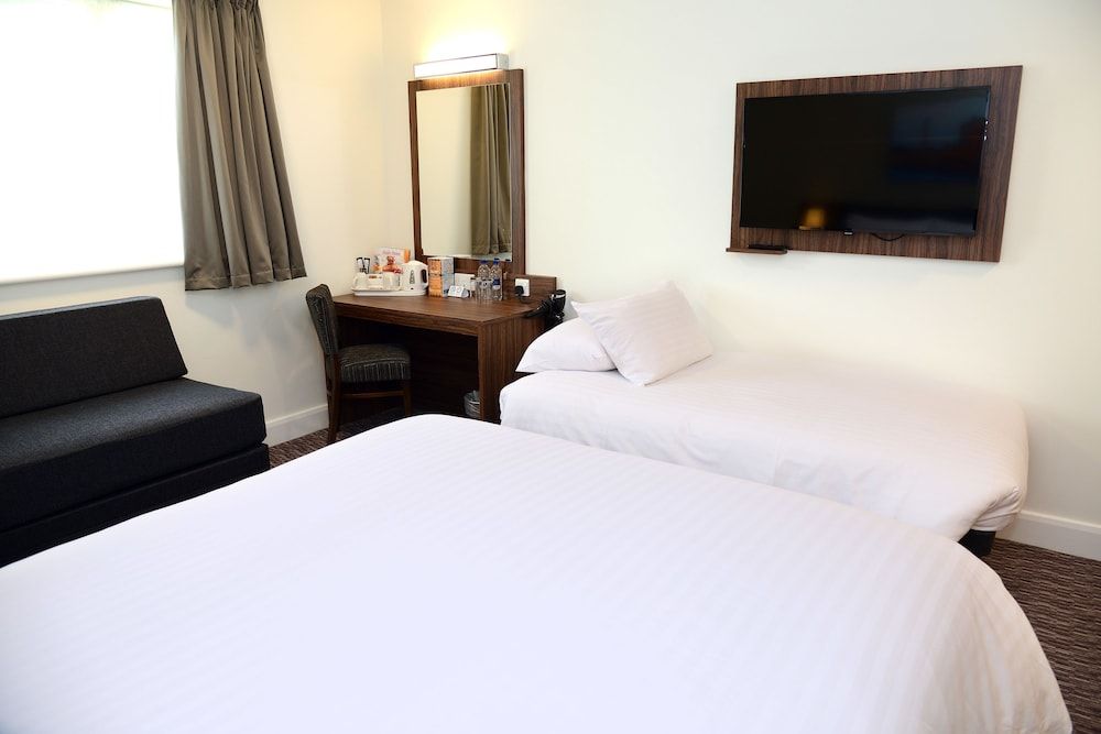 Blue Jay, Derby by Marston's Inns Family Room, 1 Double Bed with Sofa bed, Non Smoking 2