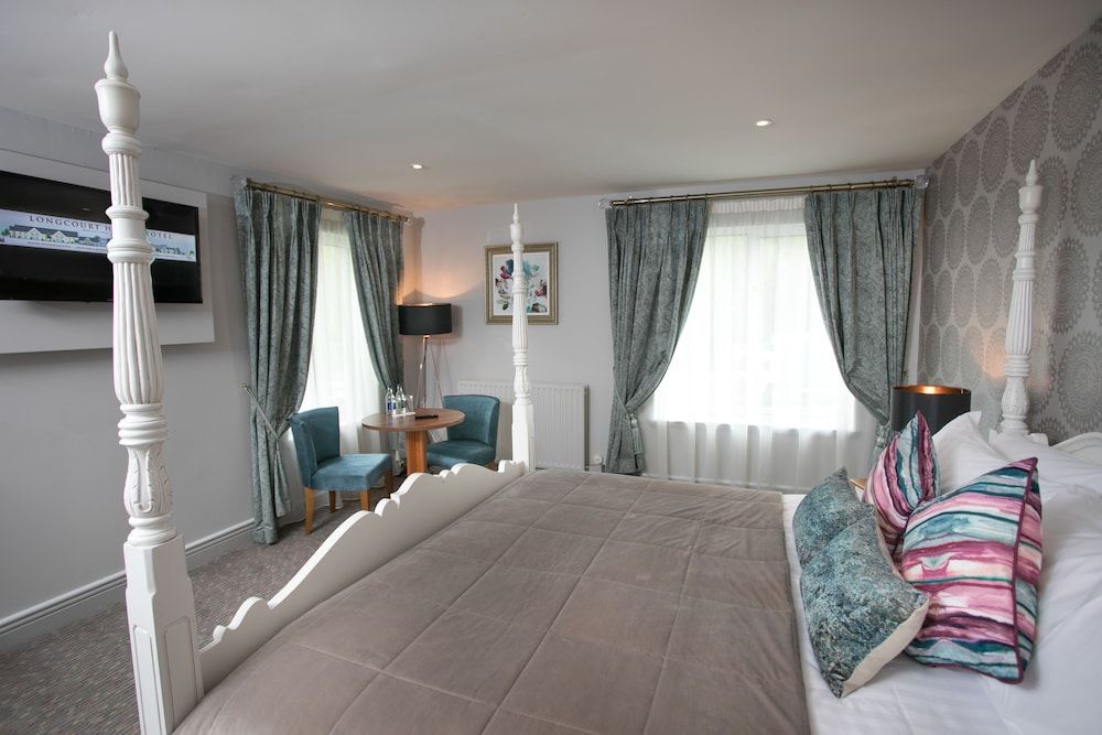 Longcourt House Hotel Four Poster Master Suite (Upper Floor) 4
