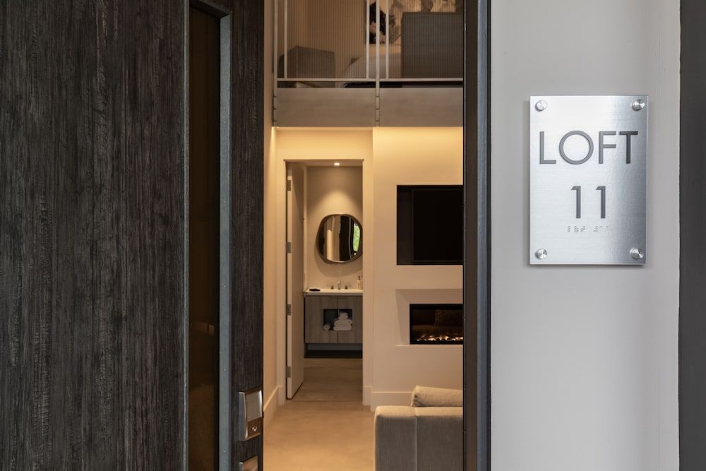 R Inn Napa Loft 11 6