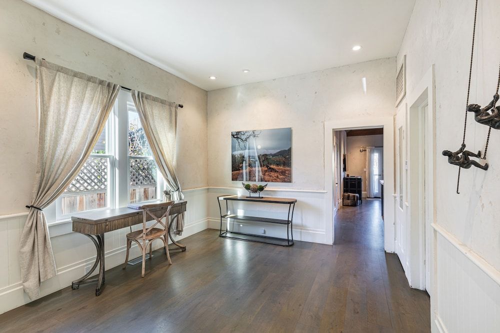 R Inn Napa The Bungalow 7