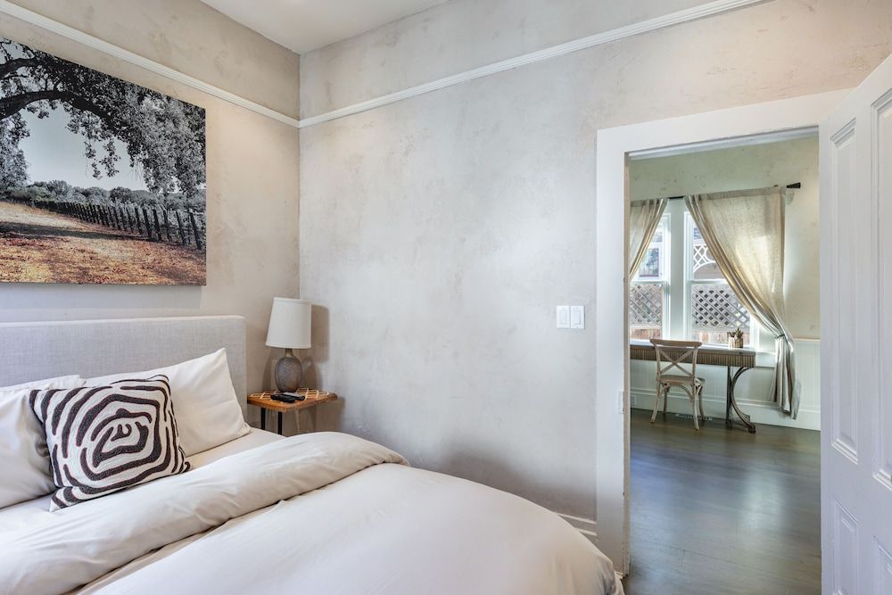 R Inn Napa The Bungalow 3