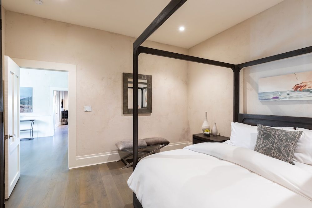 R Inn Napa The Bungalow 2