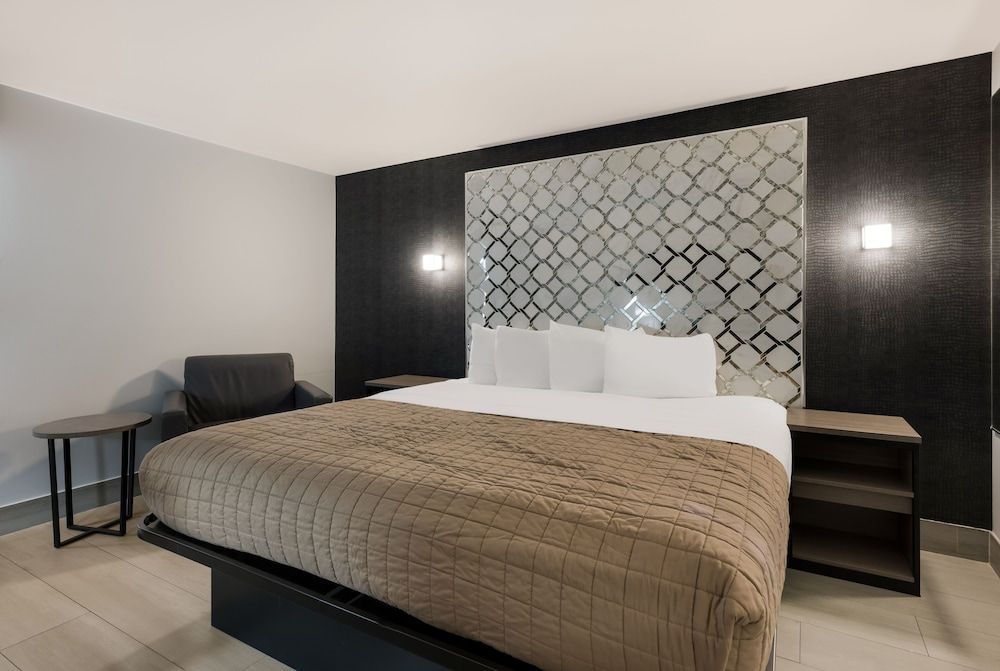 Essence Express Wayne Deluxe Single Room 8