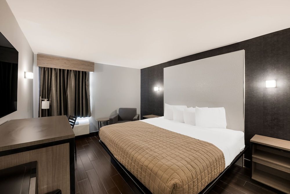 Essence Express Wayne Deluxe Single Room 5