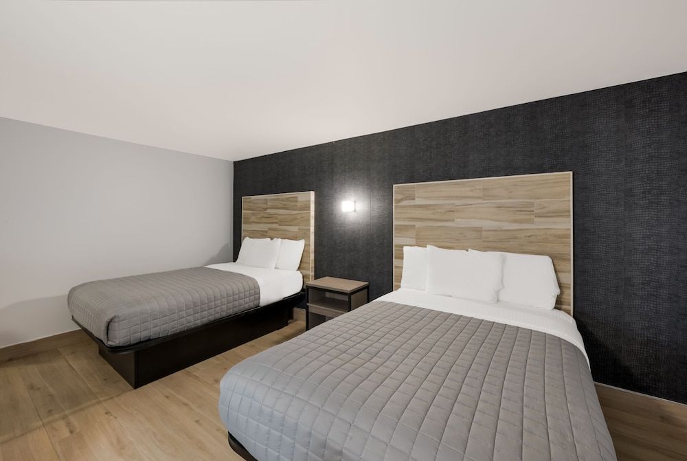 Essence Express Wayne Deluxe Double Room 6