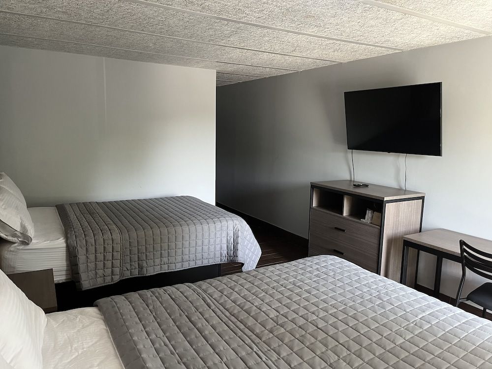 Essence Express Wayne Deluxe Double Room 9