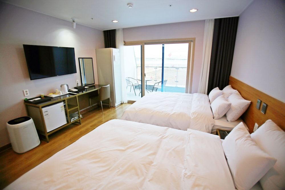 Haemaru Hotel Family Twin Room, Sea View 3