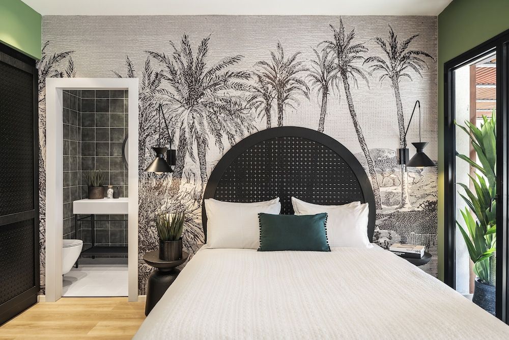 Mr. Soof - By TLV2GO Studio Apartment with Terrace and Plunge Pool