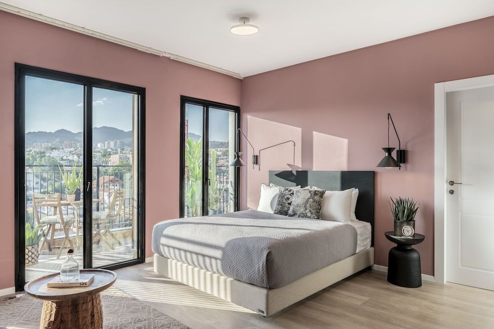 Studio Apartment with Balcony