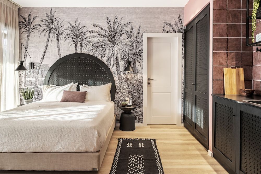 Mr. Soof - By TLV2GO Studio Apartment with Terrace and Plunge Pool 2