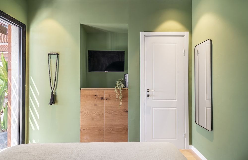 Mr. Soof - By TLV2GO One Bedroom Apartment with Terrace and Plunge Pool 8