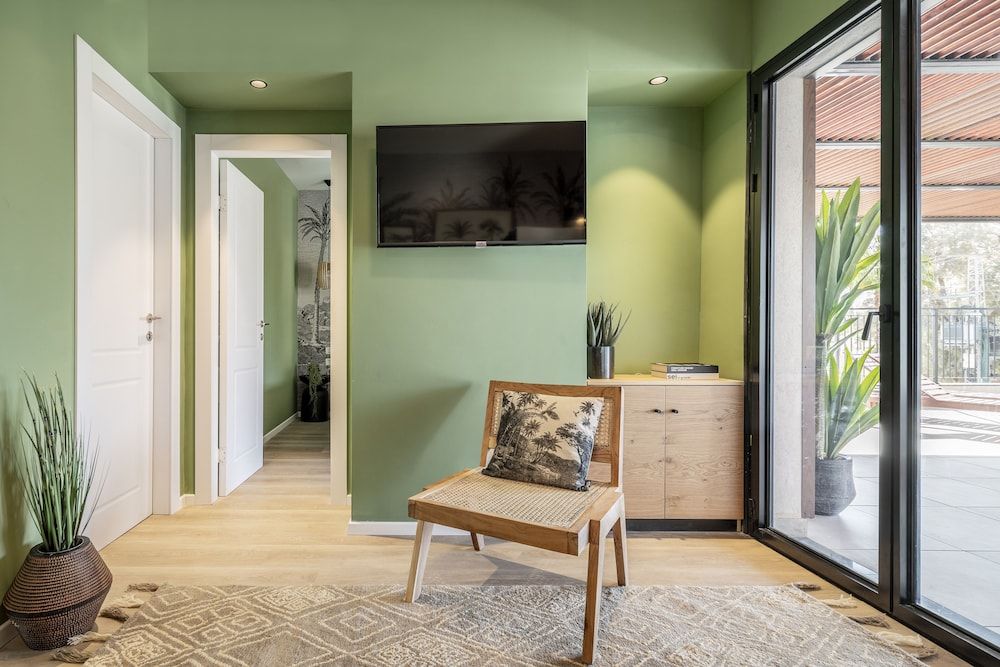 Mr. Soof - By TLV2GO One Bedroom Apartment with Terrace and Plunge Pool 10