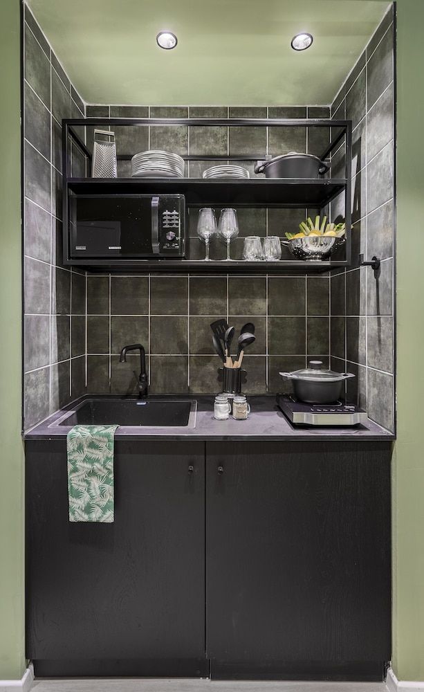 Mr. Soof - By TLV2GO One Bedroom Apartment with Terrace and Plunge Pool 4