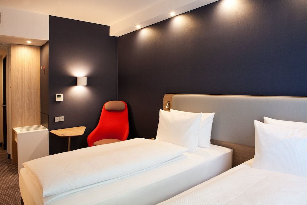 Standard Room, 2 Twin Beds, City View